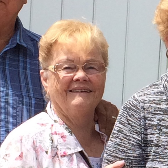 Meet your Posher, Carol - Picture 1 of 1